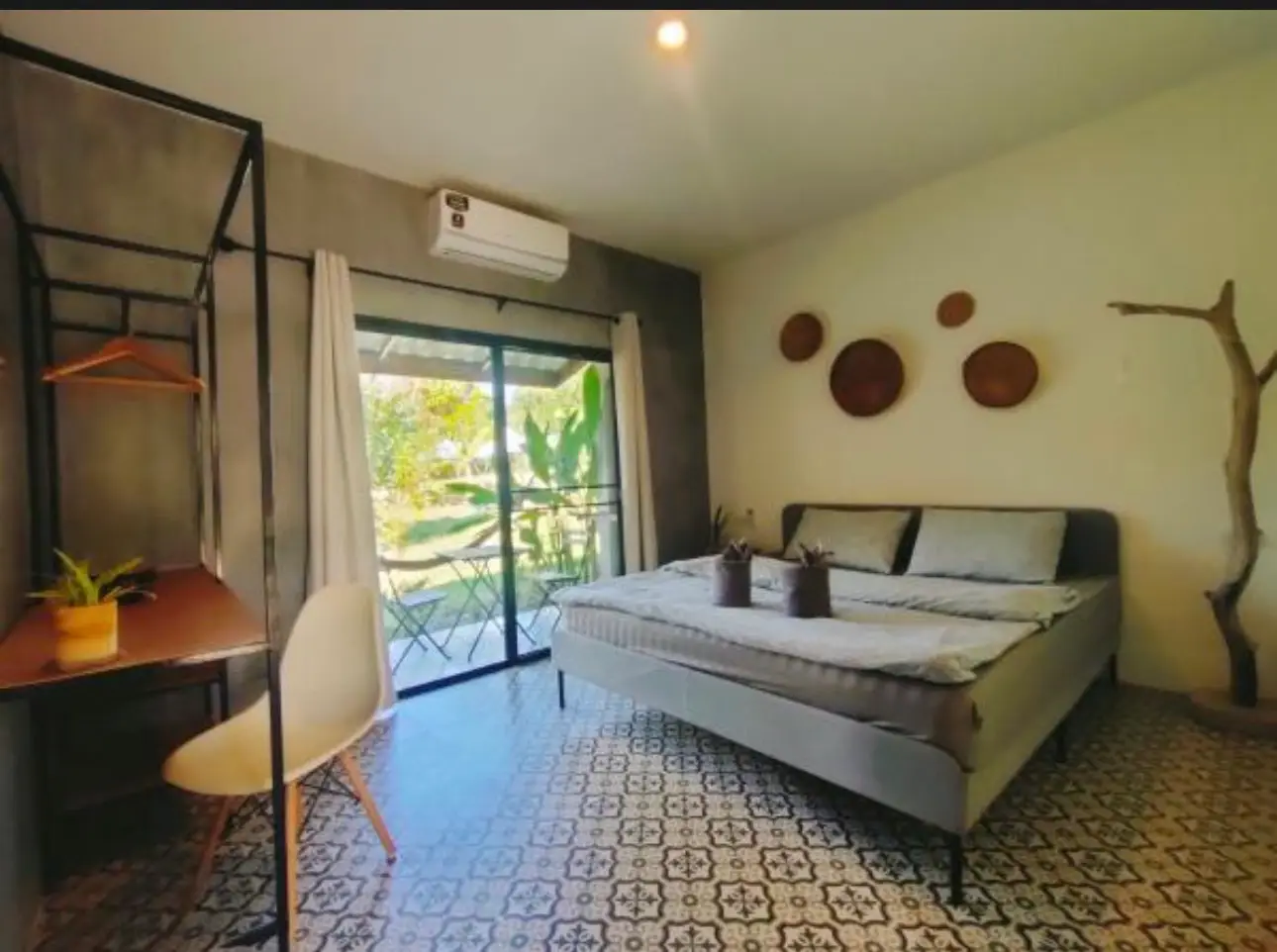 DOUBLEBED-ROOM-DOX-INSIDE